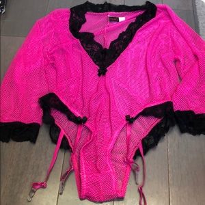 NWOT Queen Size stretchy fishnet teddy w/garters.